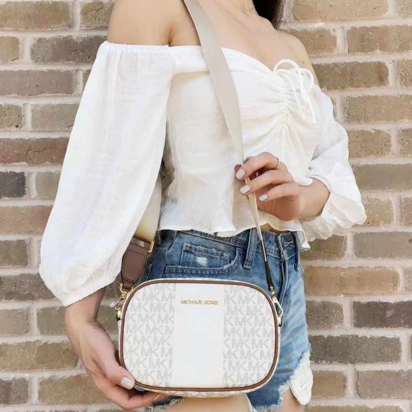 Michael Kors Handbags - Gaby’sBags💕NWT Michael Kors oval Crossbody